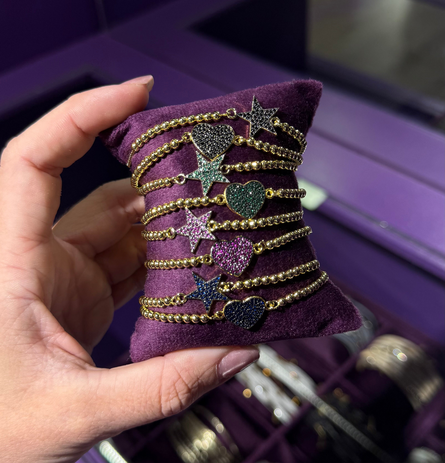 Pulseras de corazones con brillos
