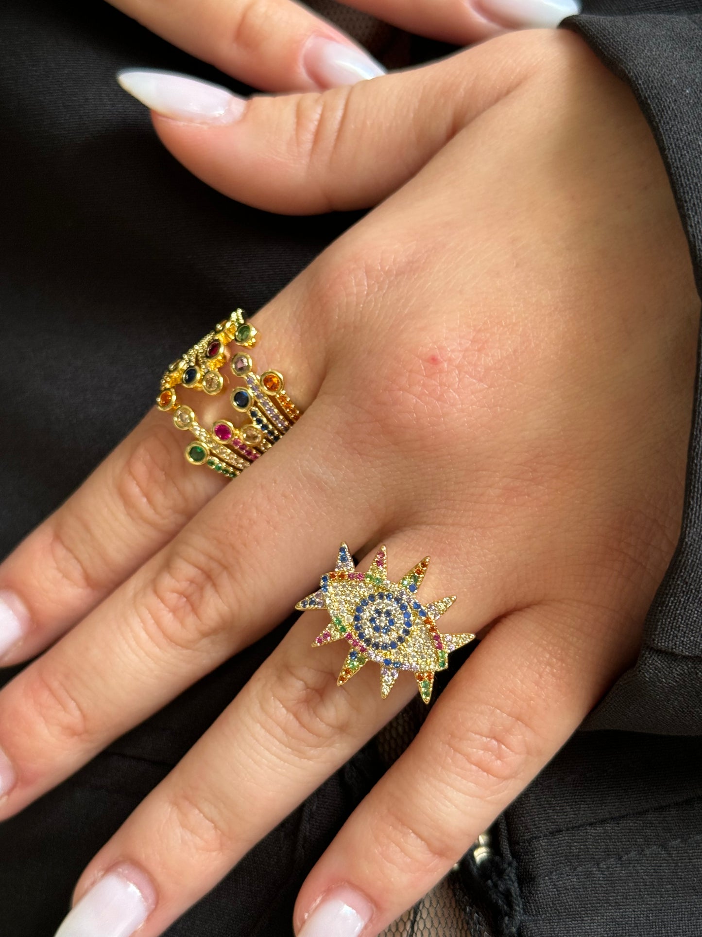 Anillo de ojo con circones ajustable