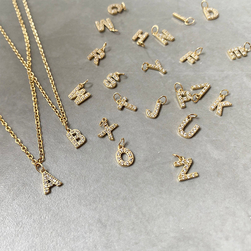 Dije de letras y números para collar