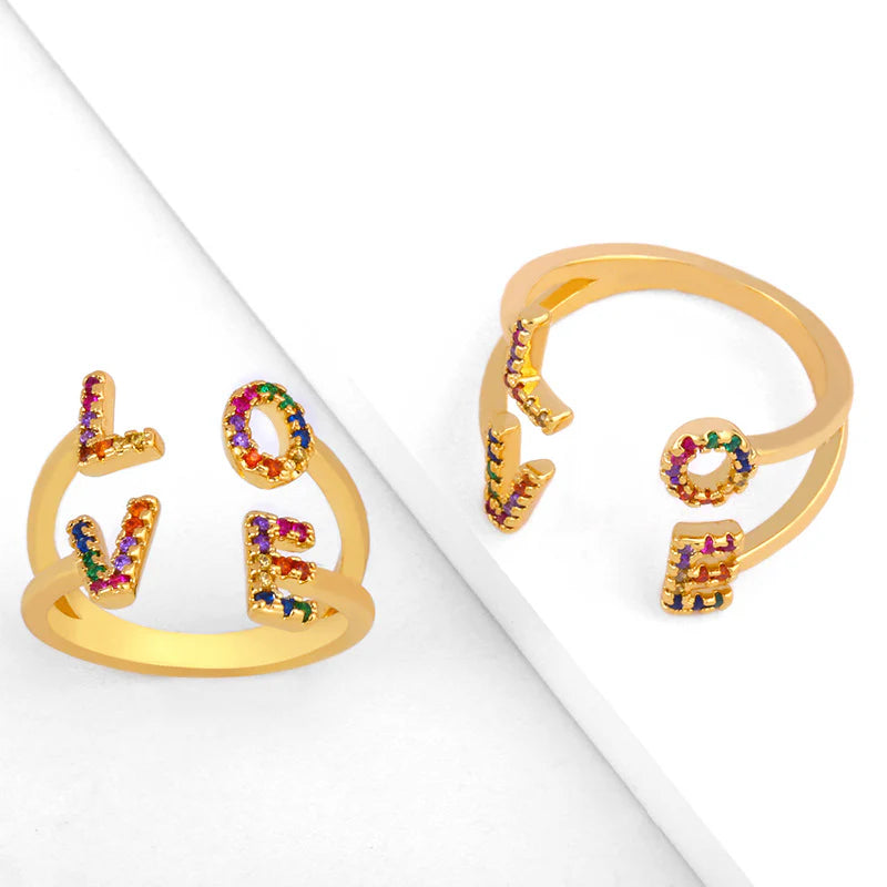 Anillo LOVE de circones multicolor - ajustable