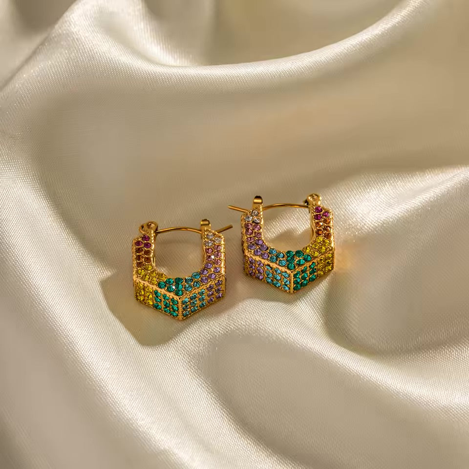 Zarcillos Kurt geométricos con circones multicolor