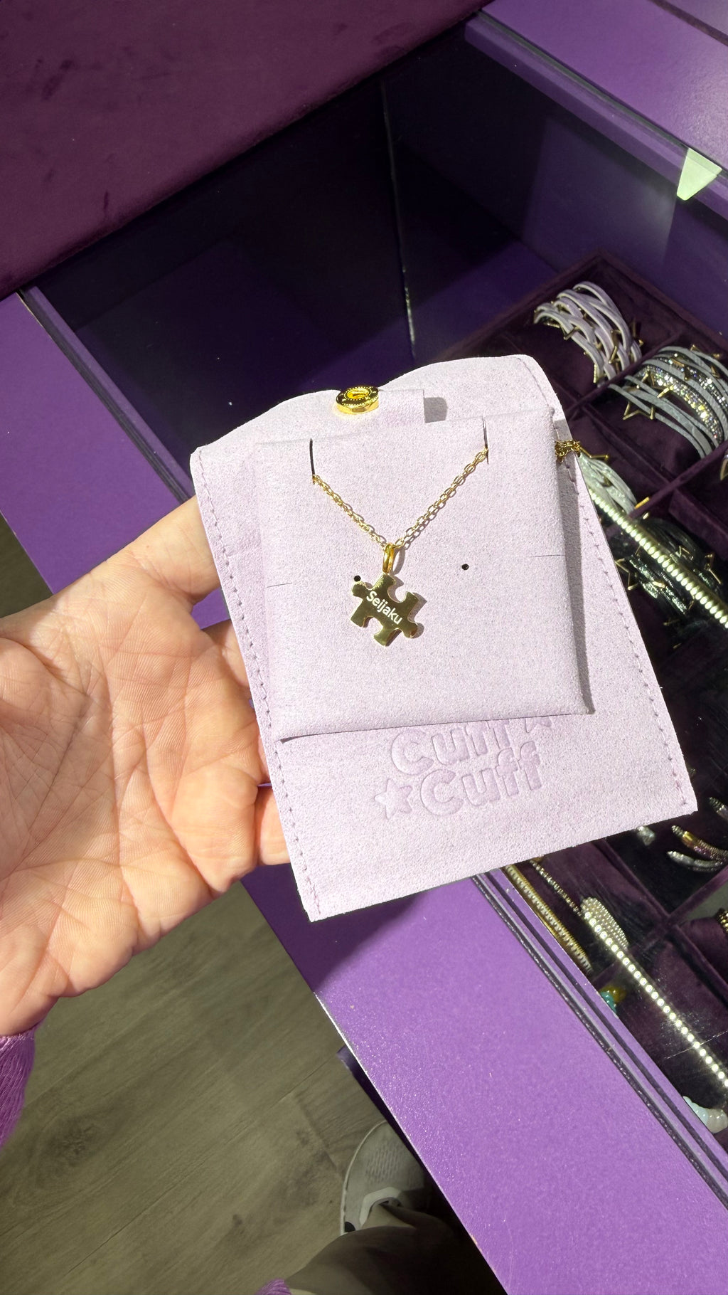 Collar con dije de rompecabezas