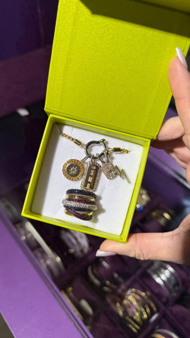 Multicharm thunder cuff personalizado