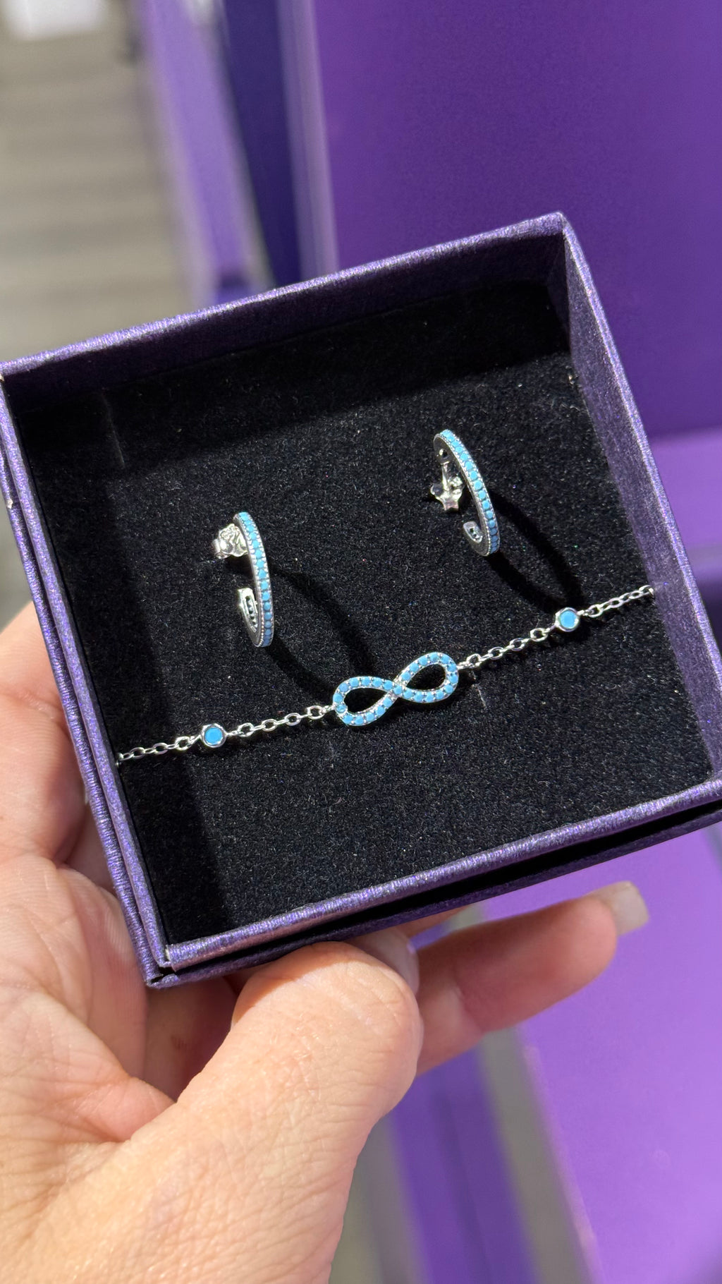 Pulsera infinito con turquesas - Plata de ley 925